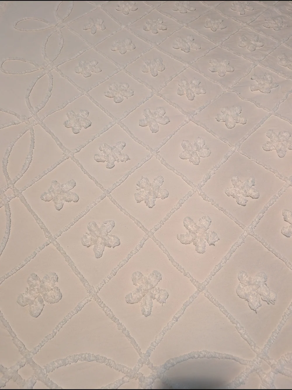 Mary Jane White Chenille Tufted Bedspread with Ruffled Skirt Full Size Shams too